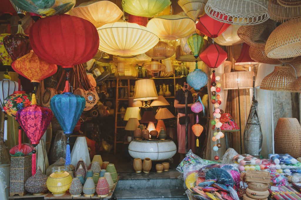 hanoi-lanternshop-unsplash